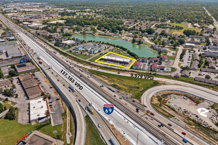 8345 Clearvista Pl, Indianapolis, IN à louer - Photo du bâtiment - Image 2 de 3