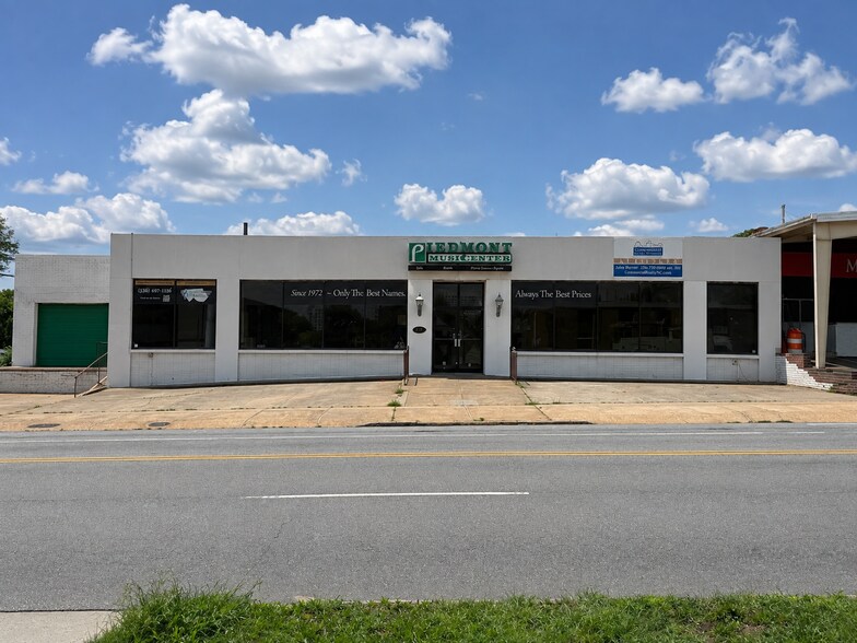 212 N Broad St, Winston-Salem, NC for lease - Building Photo - Image 2 of 5