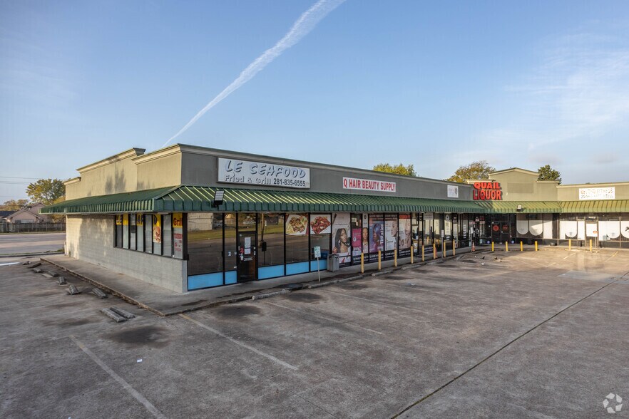 15948 Post Oak Rd, Houston, TX à vendre - Photo du bâtiment - Image 2 de 7