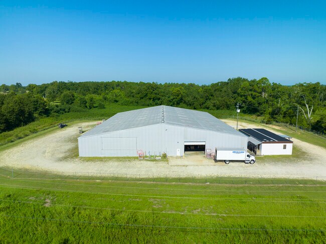 Plus de détails pour 824 Mary Helen Dr, Chipley, FL - Industriel à louer