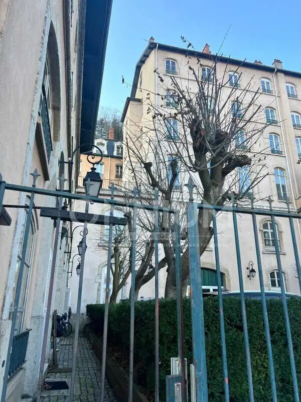 Office in Lyon for sale Building Photo- Image 1 of 10