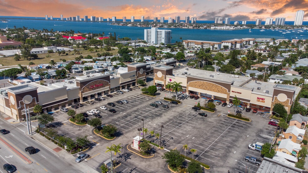 2900-3002 Broadway, Riviera Beach, FL à vendre - Photo du bâtiment - Image 1 de 3