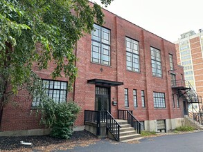 118 W 5th St, Covington, KY for lease Building Photo- Image 2 of 7