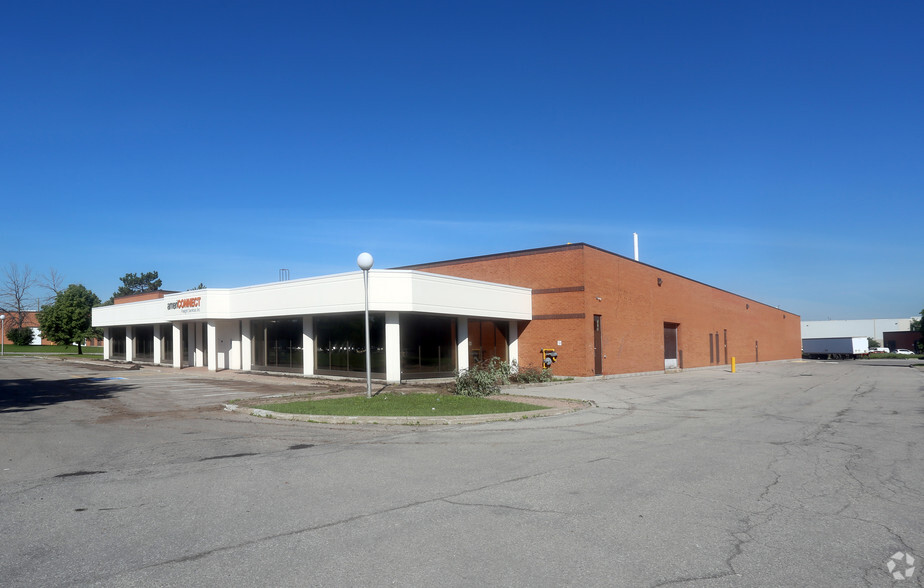 4 Kenview Blvd, Brampton, ON for lease - Primary Photo - Image 1 of 3