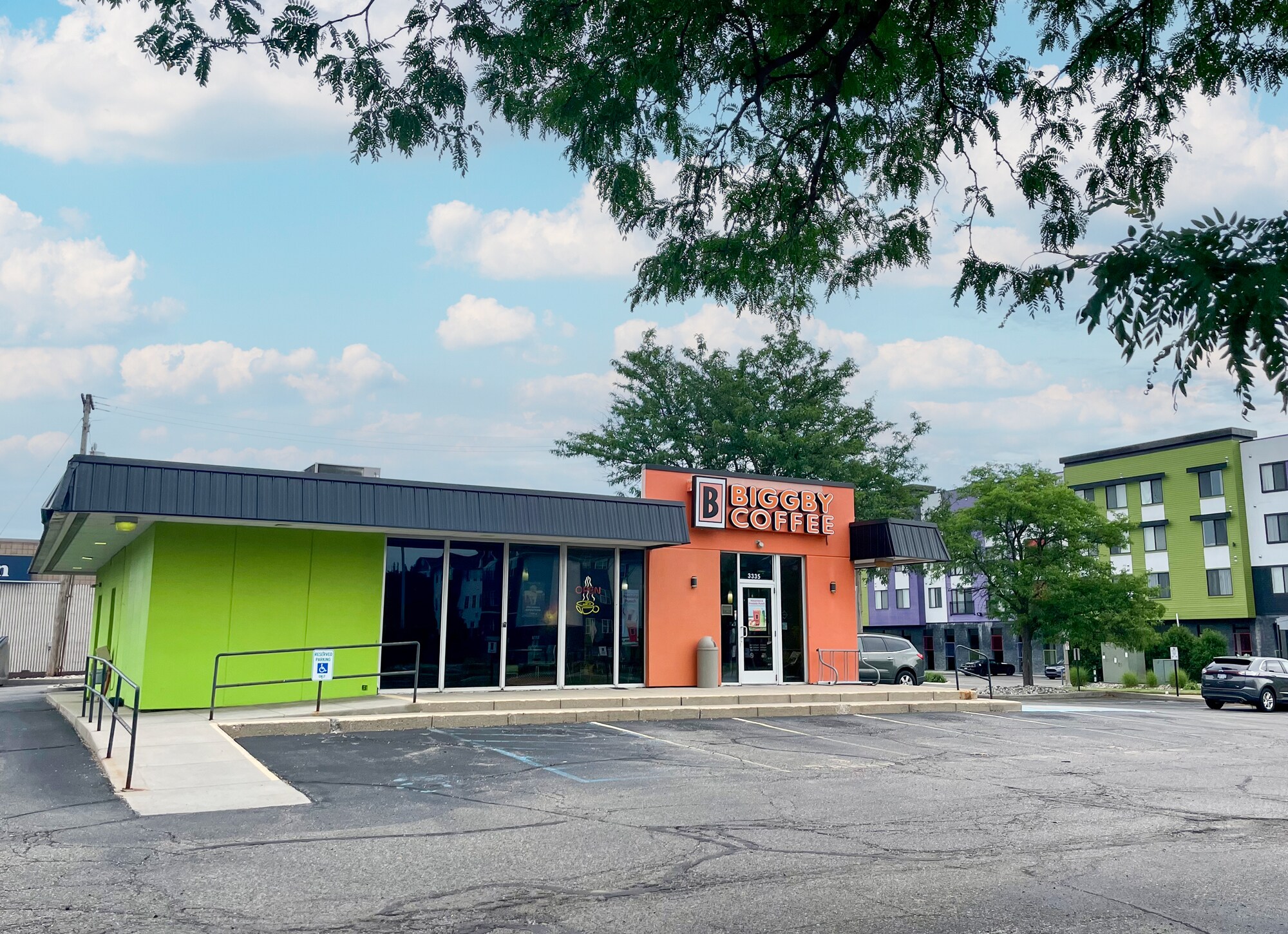 3335 E Michigan Ave, Lansing, MI à louer Photo du bâtiment- Image 1 de 5