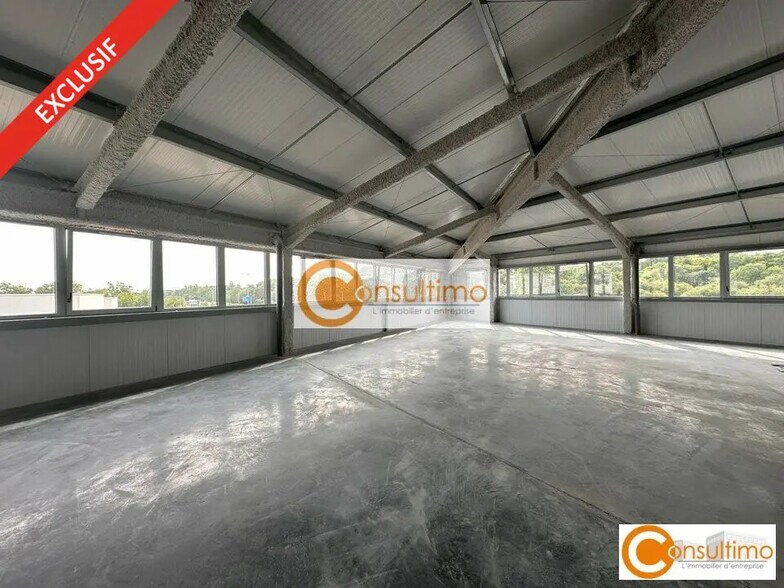 Bureau dans Carbon-Blanc à louer - Photo du bâtiment - Image 2 de 32