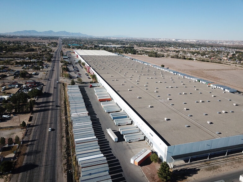 11751 Alameda Ave, Socorro, TX à louer - Photo du bâtiment - Image 3 de 17