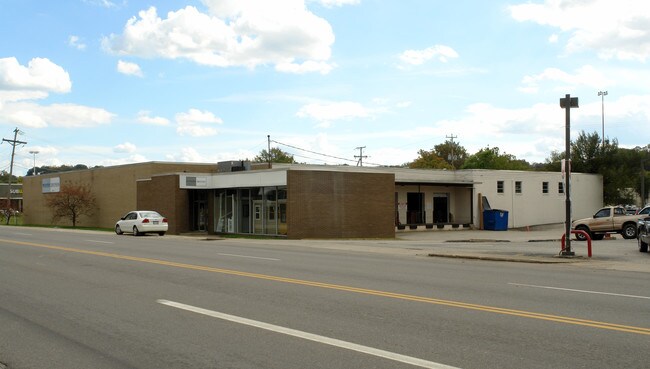 Plus de détails pour 105 C St, Kenova, WV - Industriel à louer