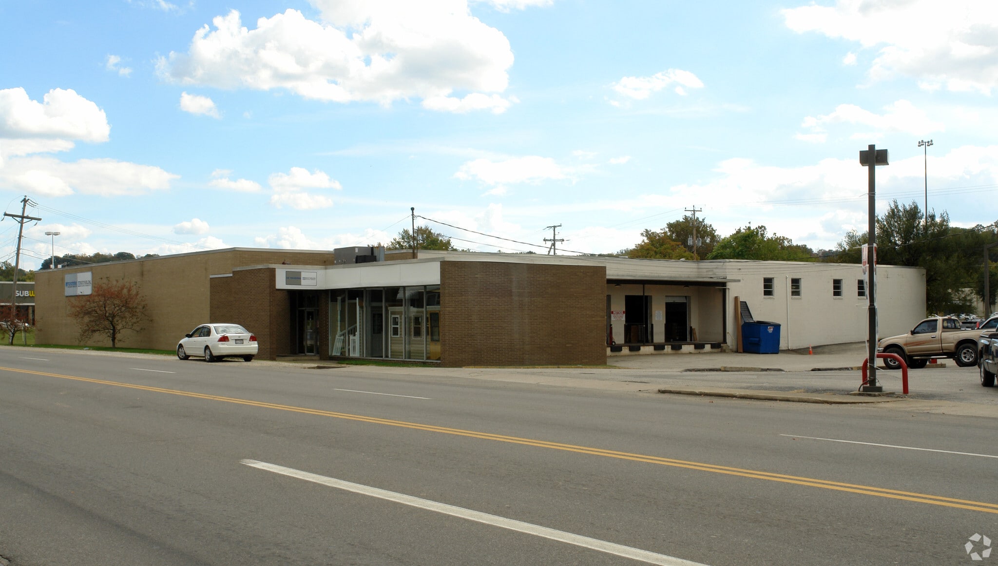 105 C St, Kenova, WV for lease Primary Photo- Image 1 of 14