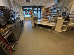 29 Sea Rd, Sunderland for lease Interior Photo- Image 2 of 2