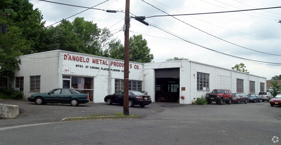360 Dalziel Rd, Linden, NJ à louer - Photo du bâtiment - Image 1 de 3
