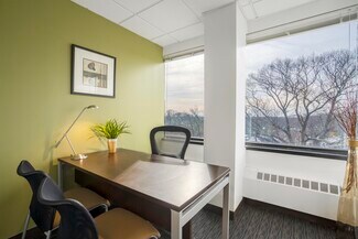 Plus de détails pour 70 E Sunrise Hwy, Valley Stream, NY - Coworking à louer