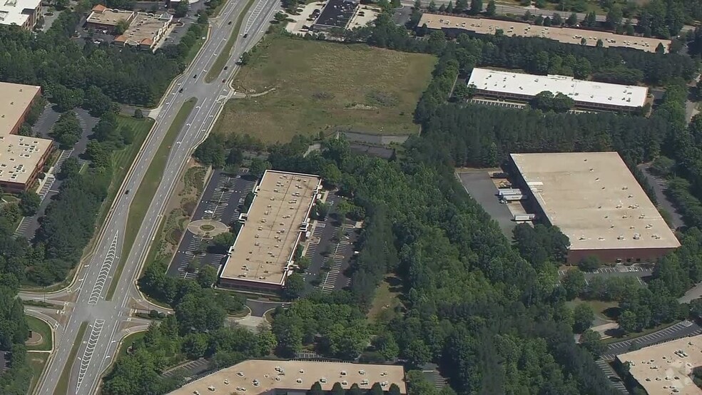6650 Sugarloaf Pky, Duluth, GA for lease - Aerial Video - Image 2 of 13