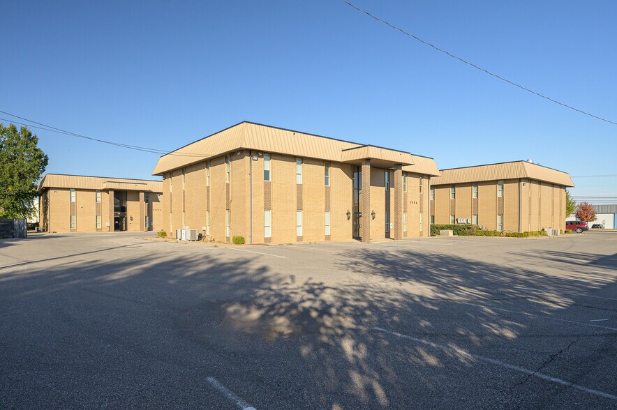 7006 NW 63rd St, Bethany, OK à vendre - Photo du bâtiment - Image 2 de 9