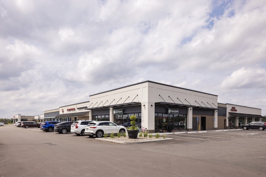 704-822 W 98th St, Bloomington, MN for lease - Building Photo - Image 3 of 6