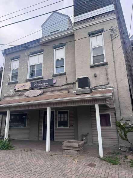 Huge Johnstown Real Estate Portfolio portfolio of 2 properties for sale on LoopNet.ca - Building Photo - Image 2 of 10