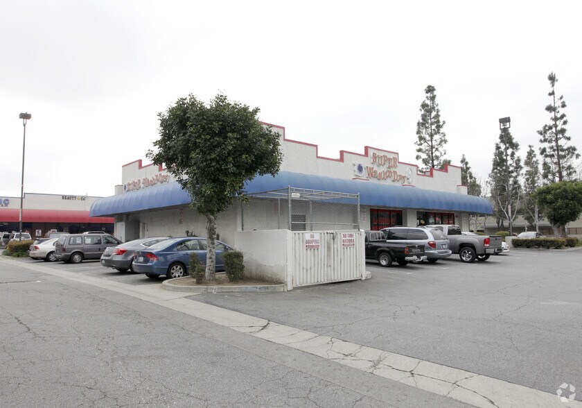 690 Fairplex Dr, Pomona, CA à vendre - Photo du bâtiment - Image 3 de 3