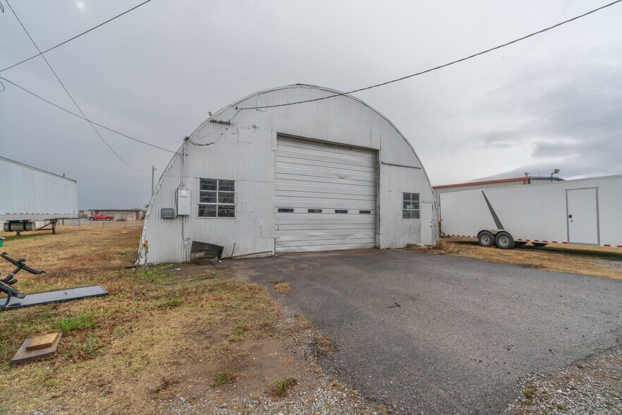 1923 E Highway 66, El Reno, OK à vendre - Photo du bâtiment - Image 2 de 50