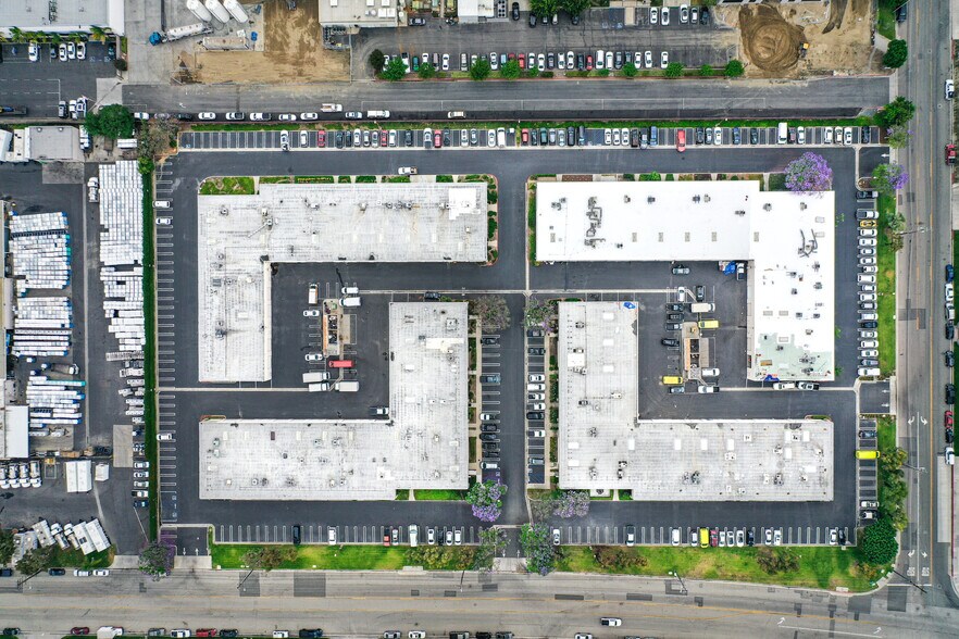 1240 N Jefferson St, Anaheim, CA à vendre - Photo du bâtiment - Image 2 de 79