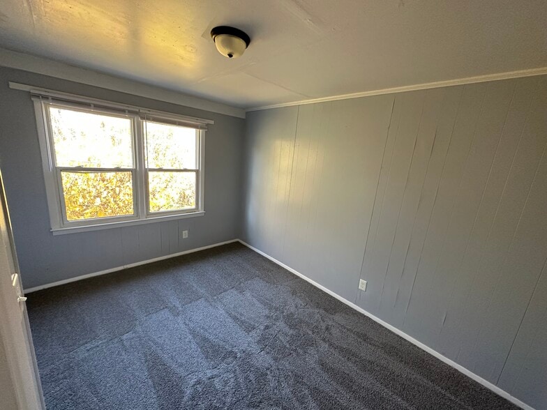 1424 E Commerce Ave, High Point, NC for sale - Building Photo - Image 3 of 8