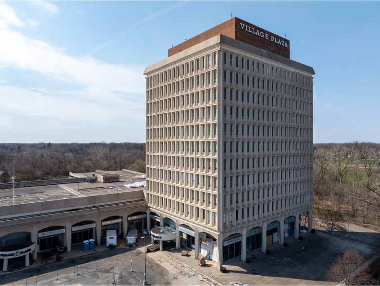 23400 Michigan Ave, Dearborn, MI à vendre - Photo du bâtiment - Image 2 de 3