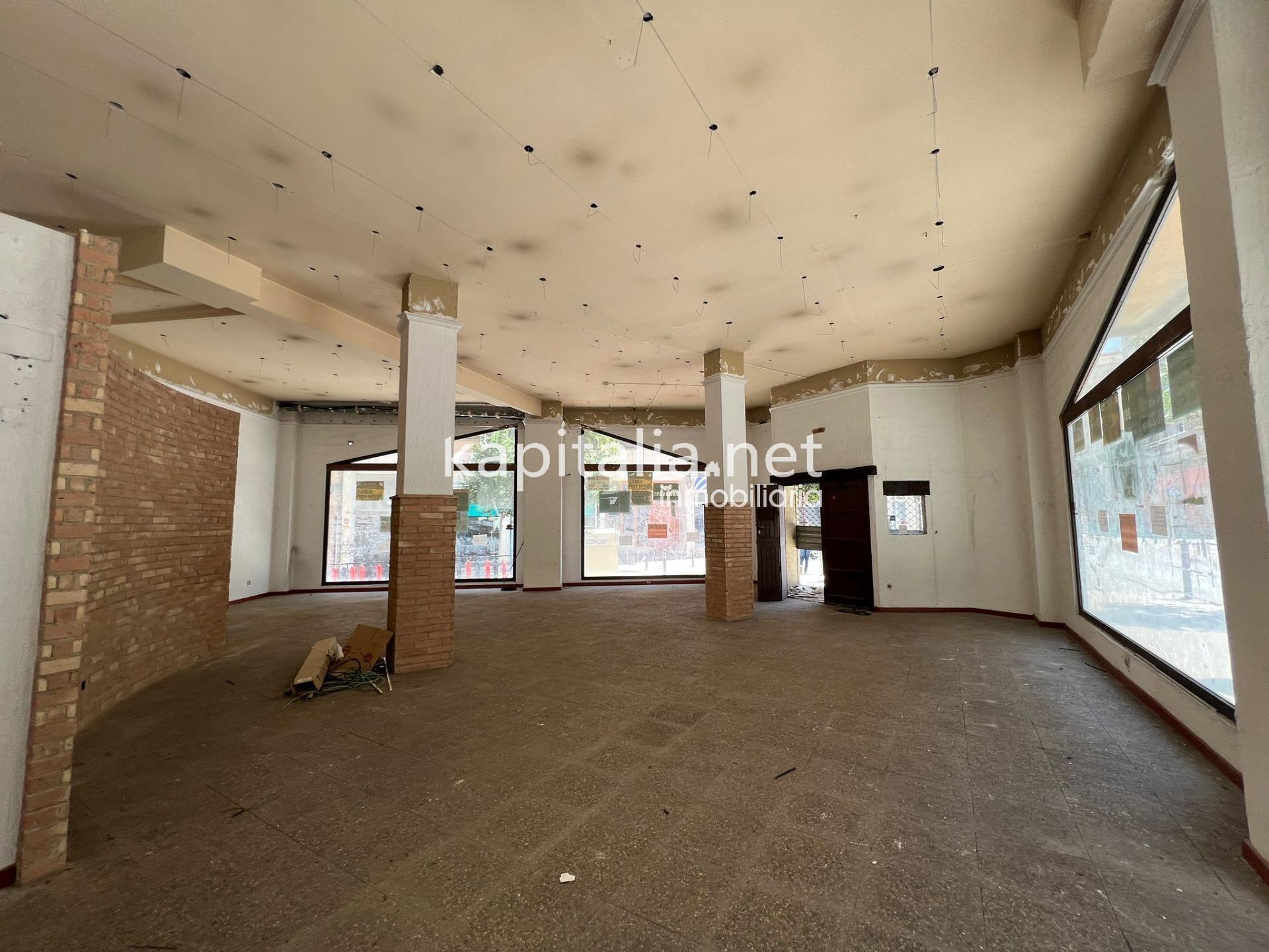 Retail in Ontinyent, Valencia for lease Building Photo- Image 1 of 8