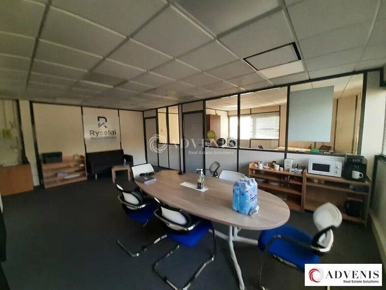 Office in Mérignac for lease - Interior Photo - Image 3 of 4