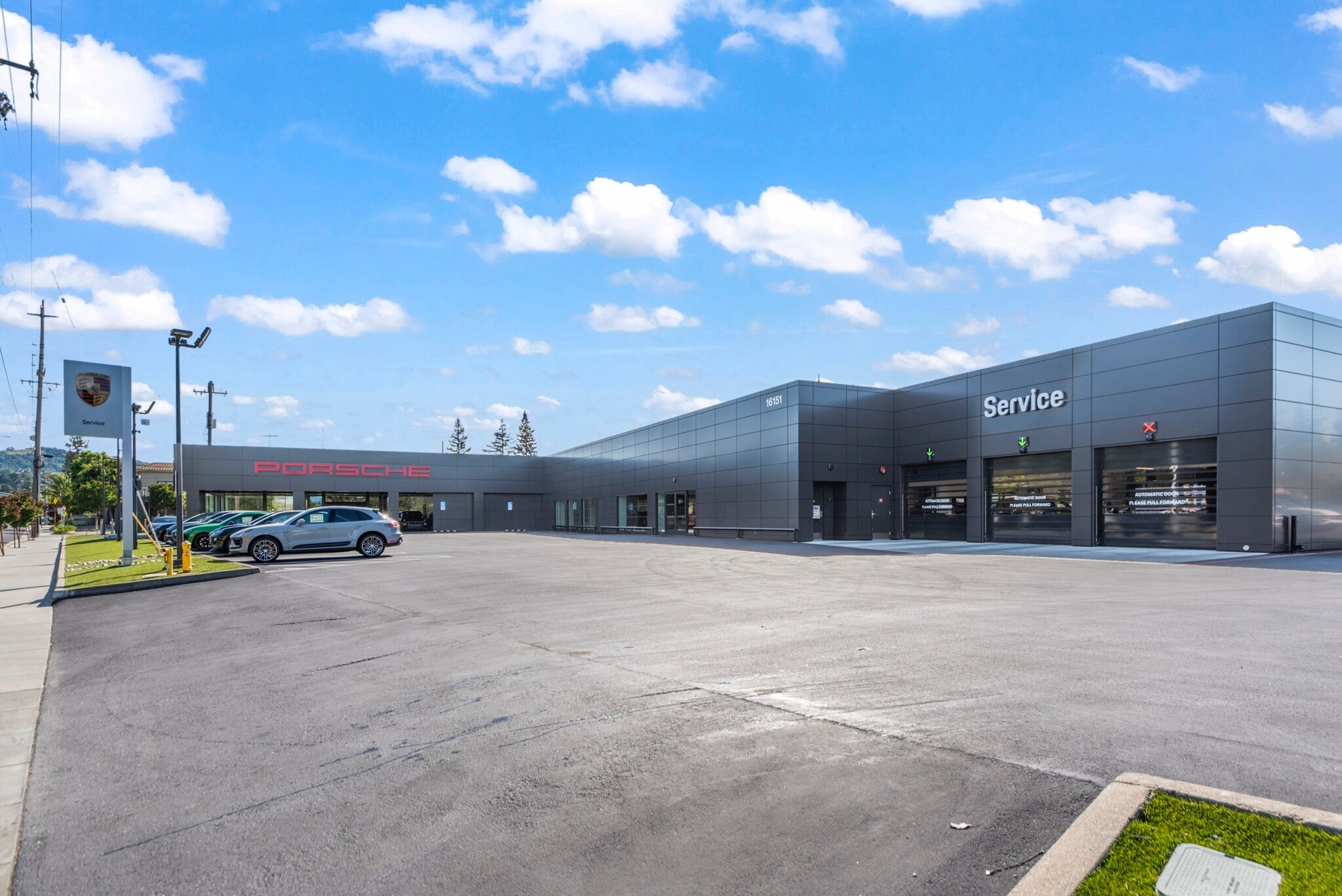 Two Trophy Auto Dealership Investments portfolio of 2 properties for sale on LoopNet.ca Primary Photo- Image 1 of 14