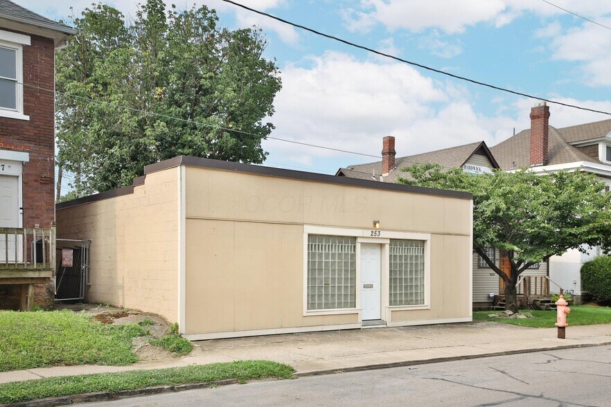 253 Chittenden Ave, Columbus, OH à vendre - Photo du bâtiment - Image 2 de 20