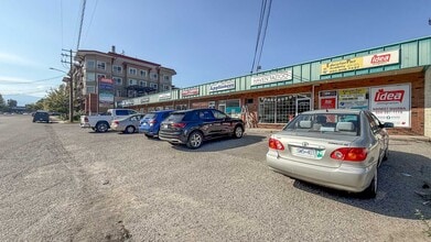 160-168 Asher Rd, Kelowna, BC for lease Building Photo- Image 2 of 16