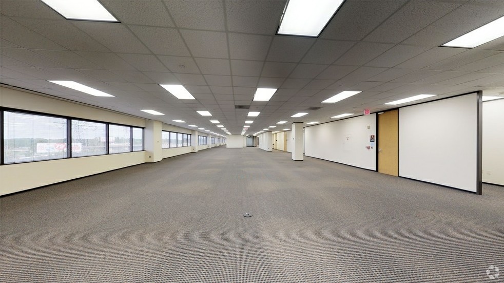 15333 John F Kennedy Blvd, Houston, TX for lease Interior Photo- Image 1 of 2