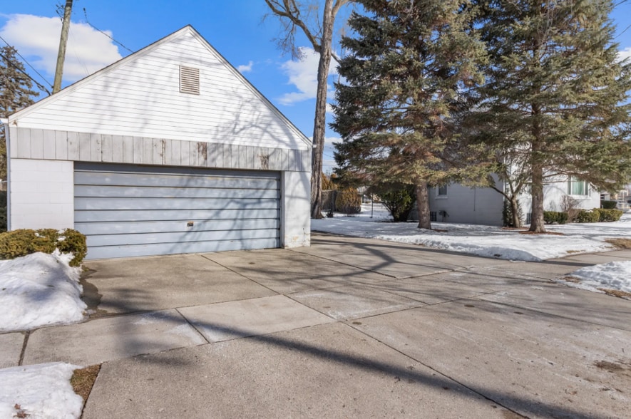 3101 Rochester Rd, Royal Oak, MI for sale - Building Photo - Image 2 of 14
