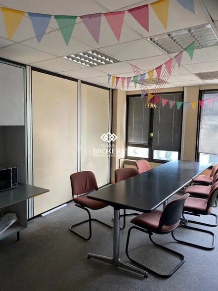 Office in Grenoble for sale - Interior Photo - Image 3 of 11