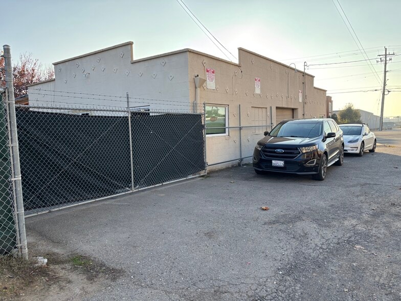 46000 Warm Springs Blvd, Fremont, CA for lease - Building Photo - Image 2 of 17