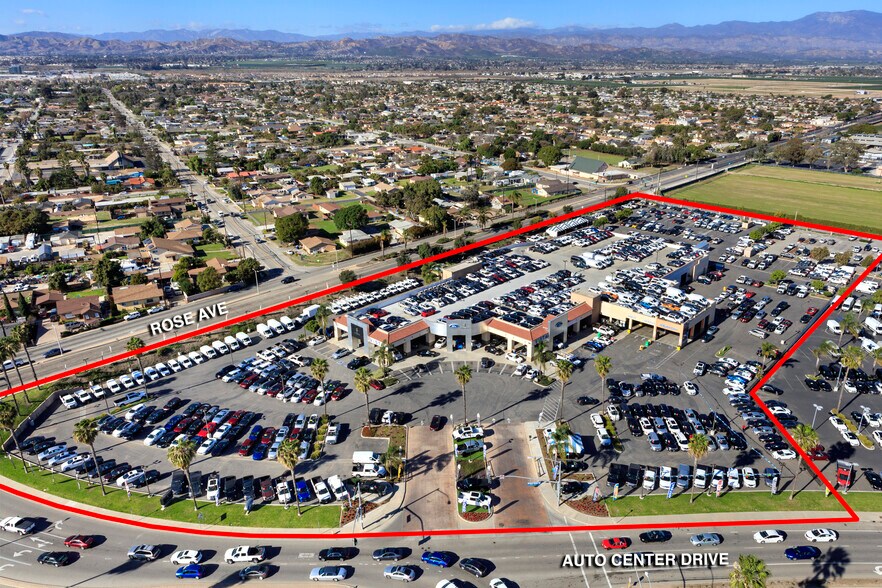 1501 Auto Center Dr, Oxnard, CA à vendre - Photo du bâtiment - Image 3 de 9