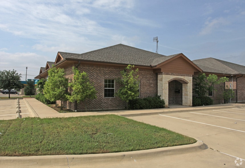 200 Meadowlands Blvd, Keller, TX for sale - Building Photo - Image 3 of 17
