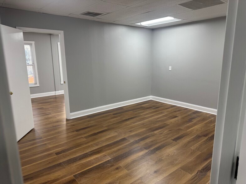 100 E Pennsylvania Ave, Towson, MD à louer - Photo du bâtiment - Image 3 de 25