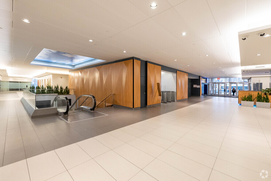 600 Rue Jean-Talon E, Montréal, QC for lease - Lobby - Image 2 of 12