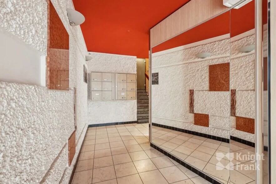 Bureau dans Issy-les-Moulineaux à louer - Hall d’entrée - Image 2 de 9