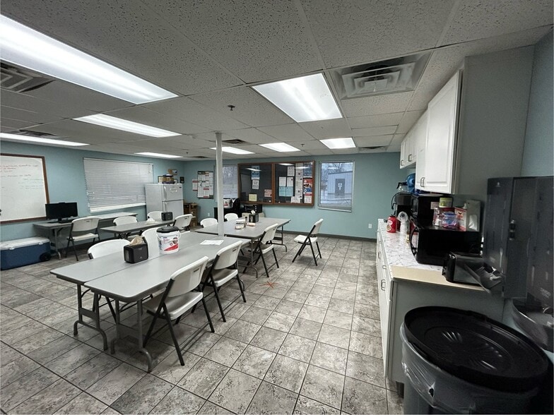 200 Legion St, Bristol, IN à vendre - Photo du bâtiment - Image 2 de 9