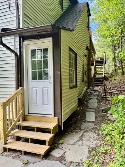 2 Striebel Rd, Woodstock, NY for sale - Building Photo - Image 3 of 9