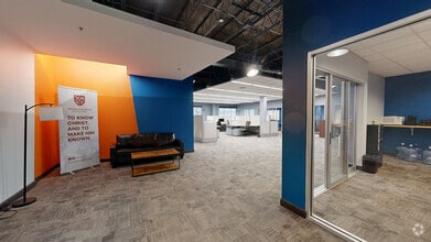 6677-6683 Delmar Blvd, University City, MO à louer Numérisation 3D de Matterport- Image 1 de 24