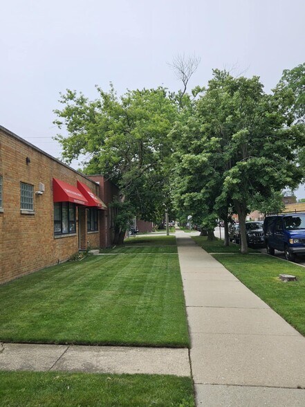 8107 Ridgeway Ave, Skokie, IL à vendre - Photo du bâtiment - Image 1 de 13