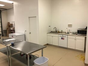 37 Sherwood Ter, Lake Bluff, IL for lease Interior Photo- Image 2 of 3