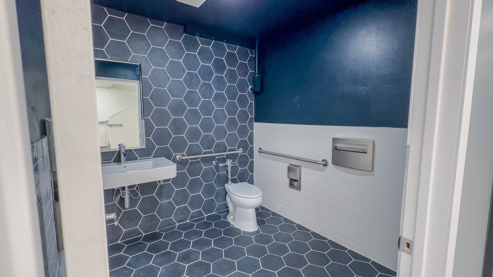 340 Rancheros Dr, San Marcos, CA 92069 - Unité 176-178 -  - Photo intérieure - Image 1 of 8
