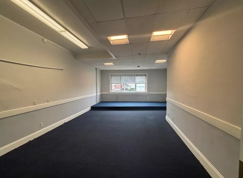 154-162 Humphrey St, Swampscott, MA à louer - Photo intérieure - Image 3 de 6