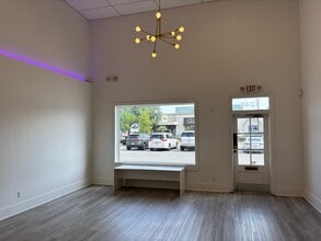 3242 Severn Ave, Metairie, LA for lease Interior Photo- Image 2 of 11