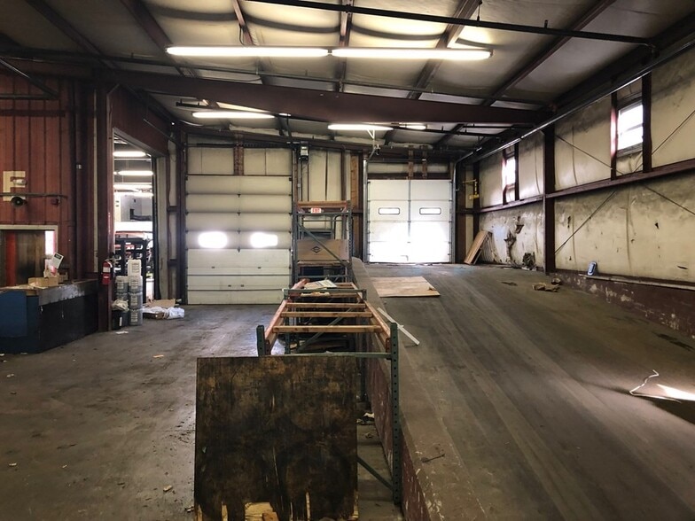 384 Hartford Tpke, Shrewsbury, MA for lease - Building Photo - Image 2 of 15