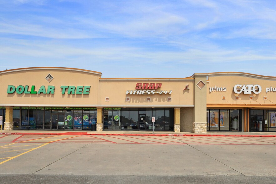 1800 N Velasco St, Angleton, TX à louer - Photo du bâtiment - Image 2 de 8