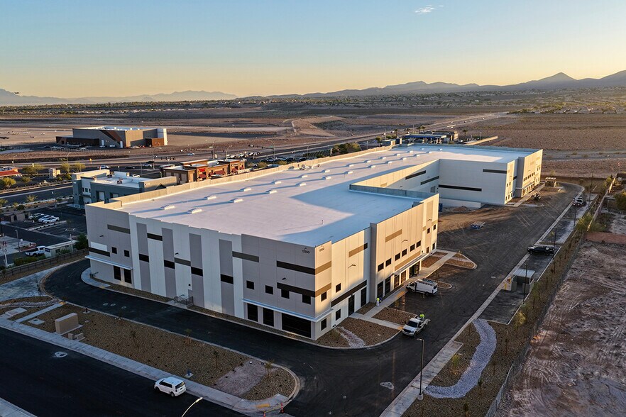 12550 Paradise Rd, Henderson, NV à vendre - Photo du bâtiment - Image 2 de 2